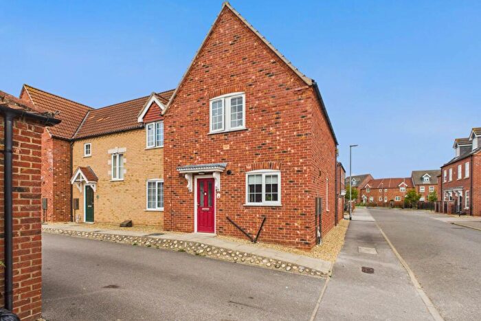 3 Bedroom End Of Terrace House For Sale In Poppy Close, Spalding, Lincolnshire, PE11