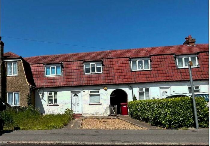 3 Bedroom Detached House To Rent In Slough, Berkshire, SL2