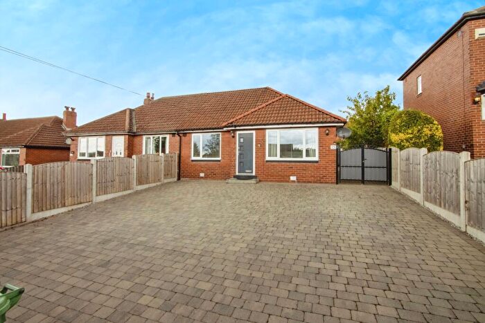 2 Bedroom Bungalow For Sale In Pinfold Mount, Leeds, West Yorkshire, LS15