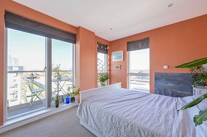 1 Bedroom Flat For Sale In Seven Seas Gardens, Bow, London, E3