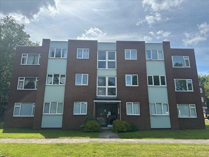 2 Bedroom Flat To Rent In Tanhouse Farm Road, Solihull, B92