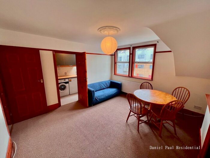 2 Bedroom Flat To Rent In Drayton Green Road, West Ealing, W13