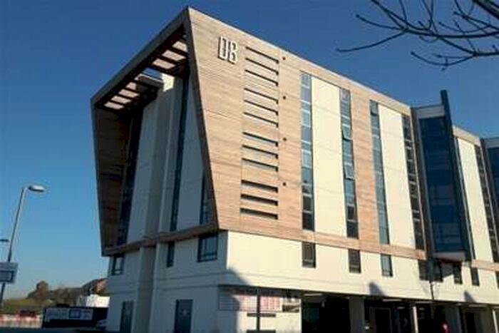 2 Bedroom Flat To Rent In The Decks, Runcorn, WA7
