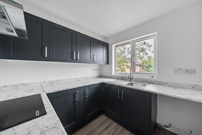 2 Bedroom Maisonette To Rent In Stubbs Way, London, SW19