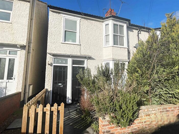 2 Bedroom Maisonette For Sale In Upper Bridge Road, Old Moulsham/Nr City Centre, Chelmsford, CM2