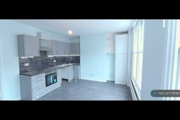 1 Bedroom Flat To Rent In Dunlace Road, London, E5