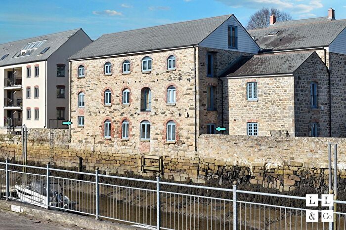 2 Bedroom Flat To Rent In Anchor Quay, Penryn, TR10