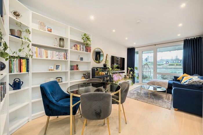 1 Bedroom Flat To Rent In Royal Engineers Way, London, NW7