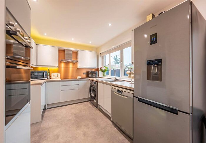 3 Bedroom Property For Sale In Primrose Crescent, Perth, PH1