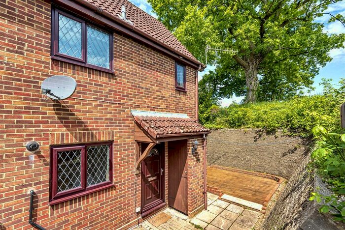 1 Bedroom Semi-Detached House To Rent In Mill Close, Haslemere, GU27