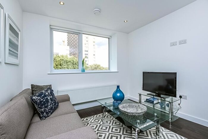 2 Bedroom Apartment To Rent In Northumberland House, Sutton, SM2