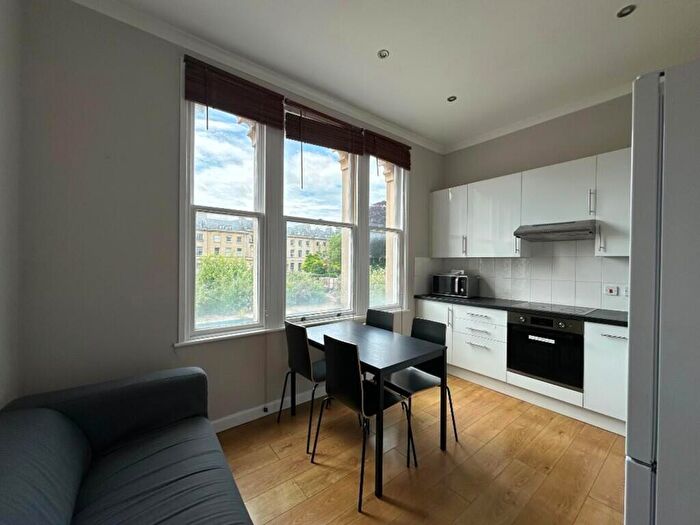 4 Bedroom Flat To Rent In King's Road, Bristol, BS8