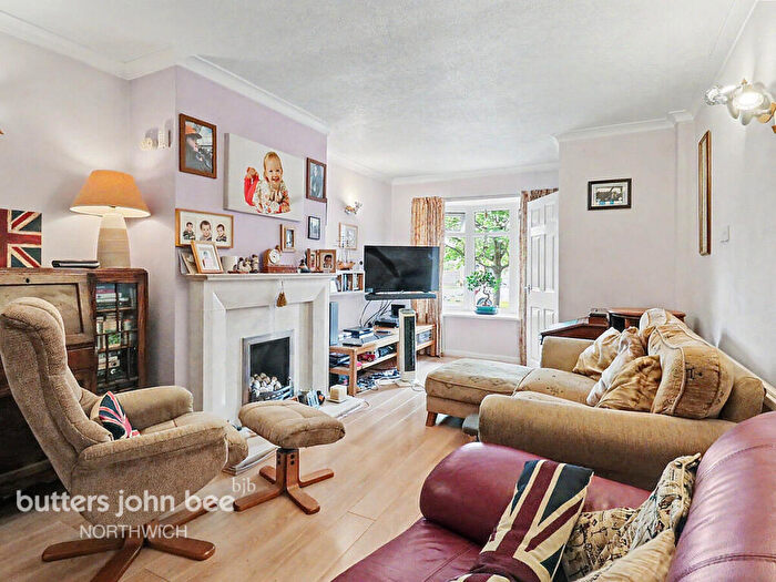 3 Bedroom Detached House For Sale In The Woodlands, Northwich, CW9