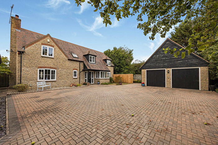 4 Bedroom Detached House For Sale In High Street, Hinton Waldrist, SN7