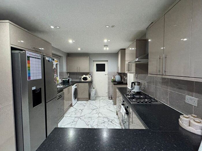 3 Bedroom Detached House To Rent In Naseby Close, Isleworth, TW7