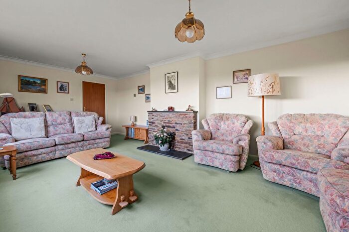 4 Bedroom Detached House For Sale In Green Park Way, Chillington, TQ7