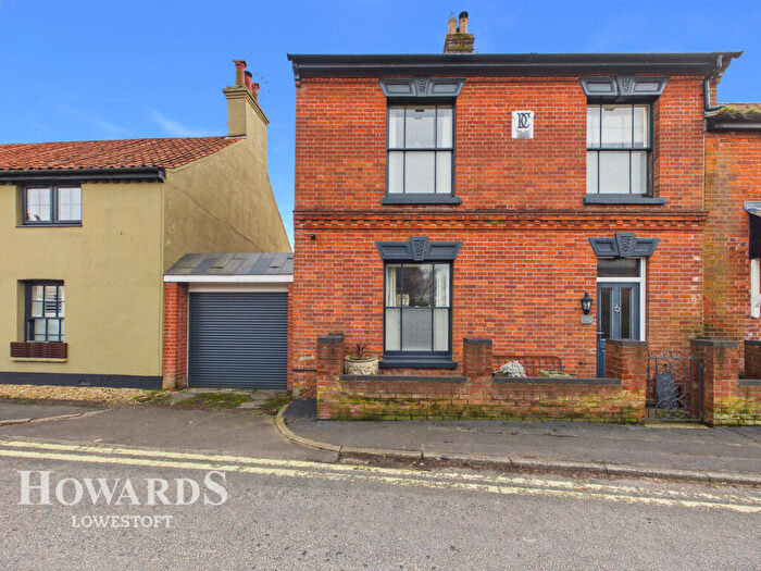 3 Bedroom Semi-Detached House For Sale In High Street, Kessingland, NR33