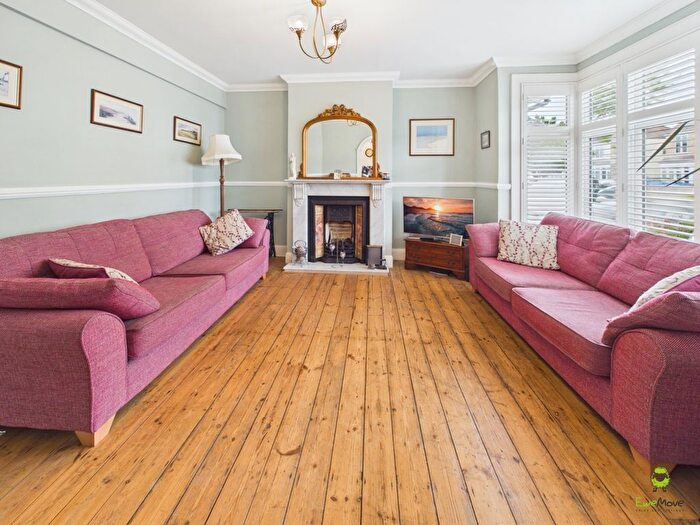 3 Bedroom Semi-detached House For Sale In Shakespeare Road, Bexleyheath, Kent, DA7