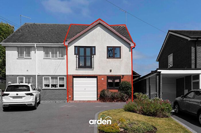 3 Bedroom Semi-Detached House For Sale In Linthurst Newtown, Blackwell, B60