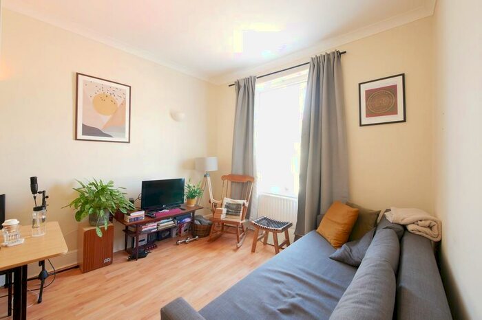 1 Bedroom Apartment To Rent In Albion Road, Stoke Newington, N16