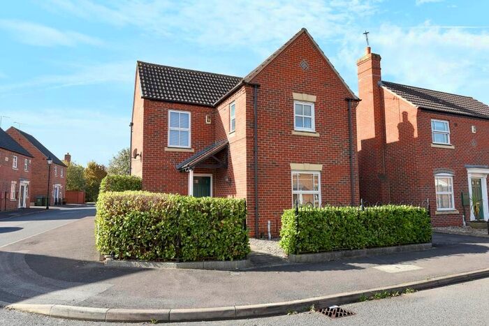 3 Bedroom Detached House To Rent In Great Meadow Way, Aylesbury, HP19
