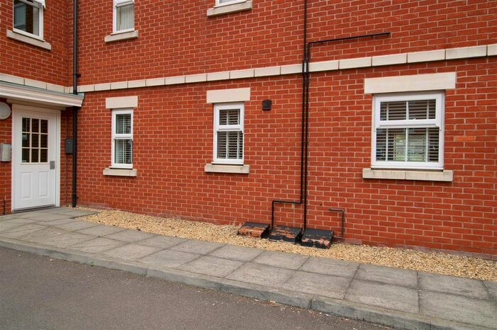 2 Bedroom Flat To Rent In Porter Square, Grantham, NG31