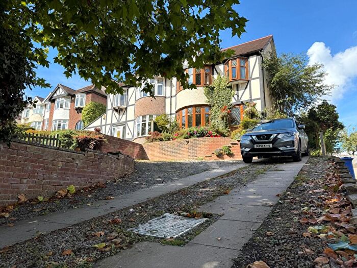 3 Bedroom Semi-Detached House For Sale In Henhurst Hill, Burton-on-Trent, DE13