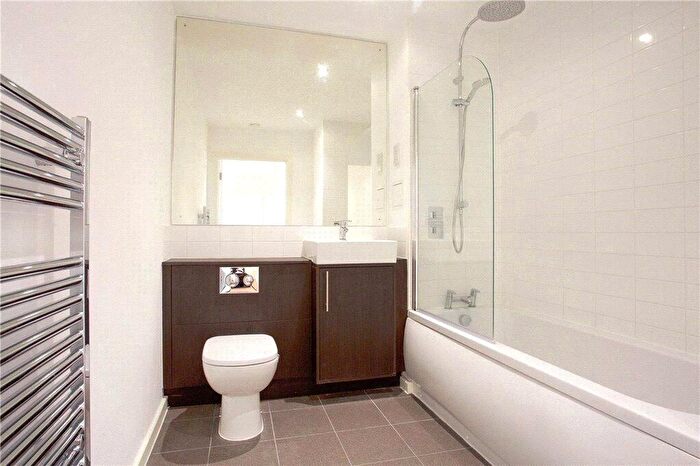 2 Bedroom Apartment For Sale In Witley House, Garfield Road, Addlestone, KT15