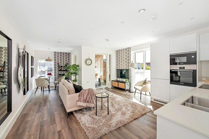1 Bedroom Apartment For Sale In Pegasus Walk, SE5