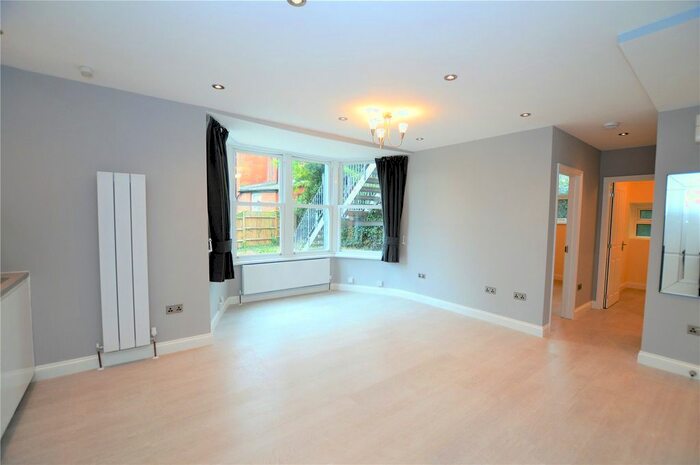 2 Bedroom Flat To Rent In Harold Road, London, SE19