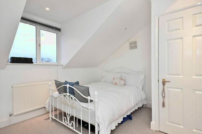 1 Bedroom Flat To Rent In Cavendish Road, Brondesbury, London, NW6