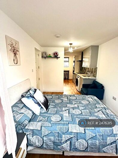 Studio To Rent In London, London, SE28