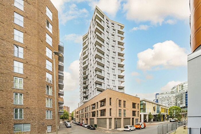 2 Bedroom Flat To Rent In Yelverton Road, Battersea, SW11