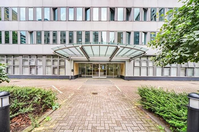 1 Bedroom Flat To Rent In Emerald House, Lansdowne Road, Croydon, CR0