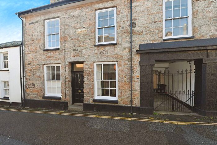 1 Bedroom Flat For Sale In New Street, Penzance, Cornwall, TR18