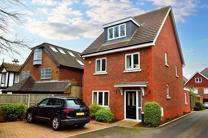4 Bedroom Detached House To Rent In Wain Close, St Albans, AL1