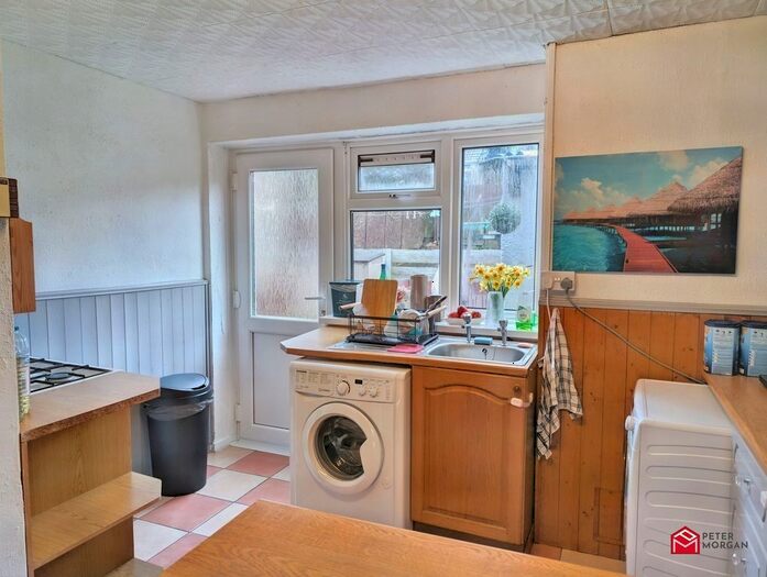 3 Bedroom Terraced House For Sale In Fifth Avenue, Clase, Swansea, SA6