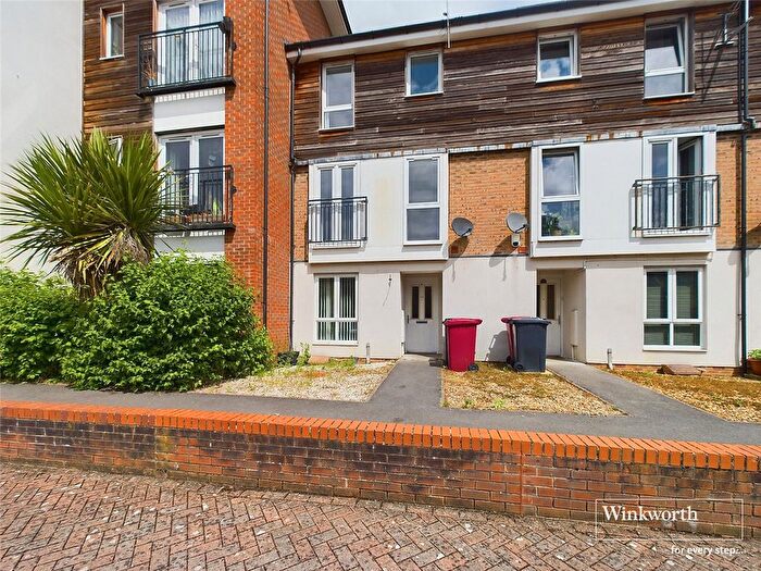 4 Bedroom Terraced House To Rent In Meadow Way, Caversham, Reading, Berkshire, RG4