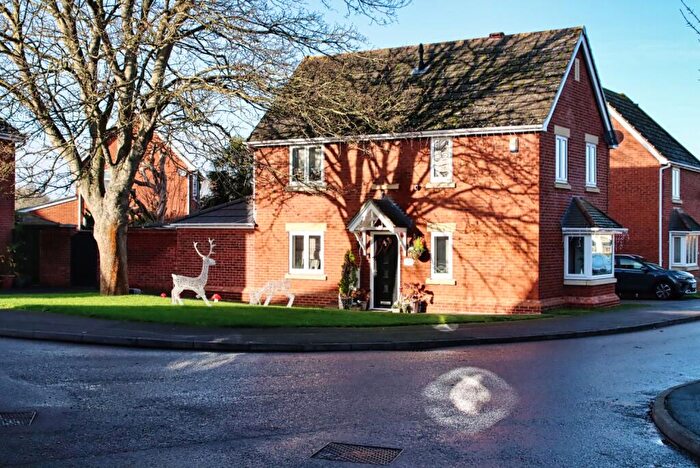 3 Bedroom Detached House For Sale In Oriel Close, Wolverton, Milton Keynes, Buckinghamshire, MK12