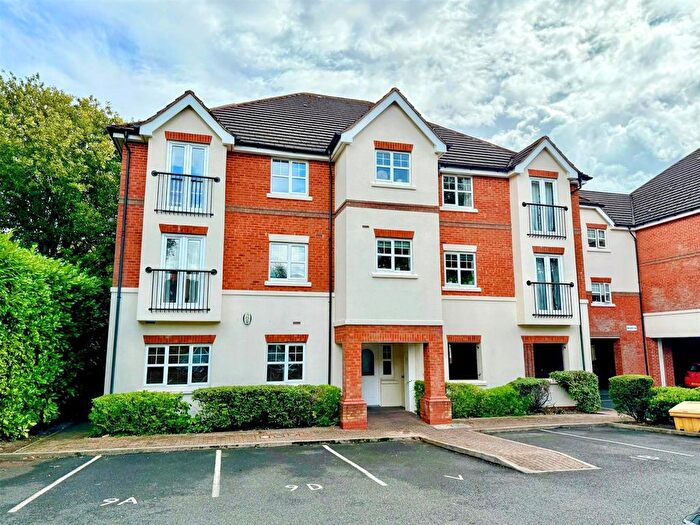 2 Bedroom Flat To Rent In Lordswood Road, Harborne, Birmingham, B17