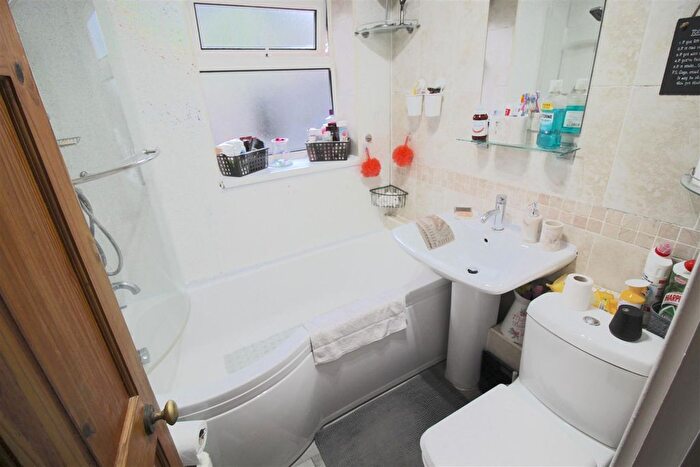 3 Bedroom Terraced House For Sale In Wyndhurst Road, Stechford, Birmingham, B33