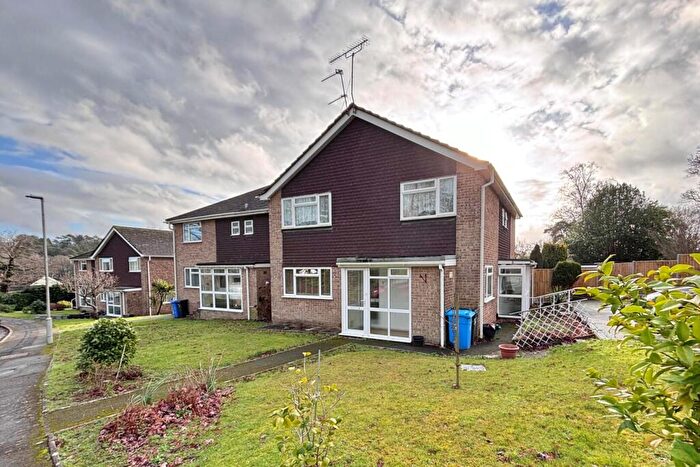 2 Bedroom Flat For Sale In Birkdale Court, Broadstone, BH18