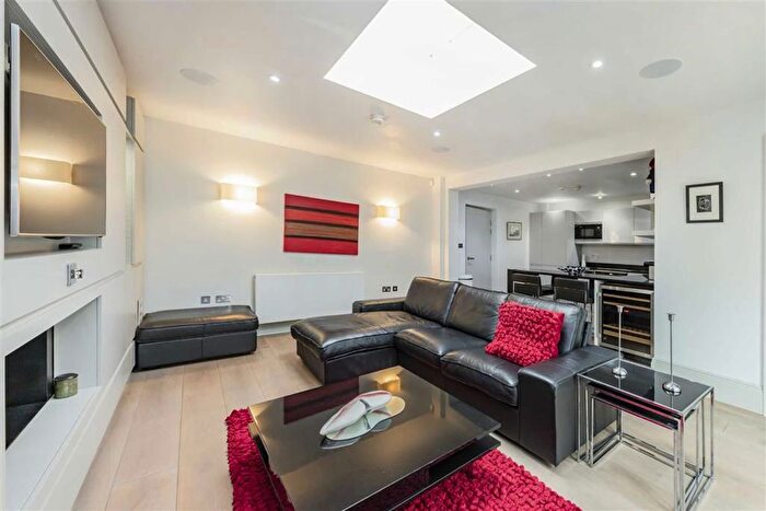 2 Bedroom Flat To Rent In Devonshire Place, London, W1G