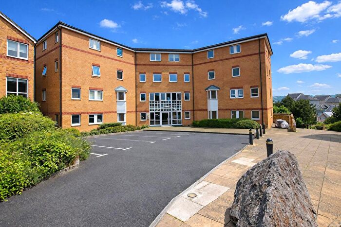 2 Bedroom Flat For Sale In Woodacre, Portishead, BS20