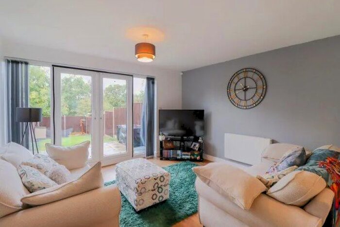 2 Bedroom Property To Rent In Wickham Place, Basildon, SS16