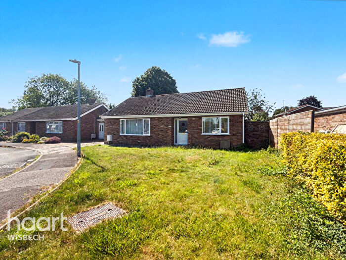 3 Bedroom Bungalow For Sale In Les Baux Place, Wisbech, PE13