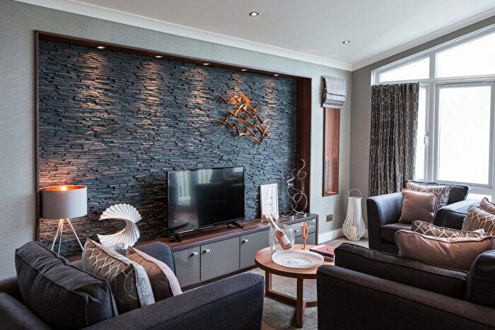 2 Bedroom Mobile/park Home For Sale In Chester Road, Oakmere, Northwich, CW8