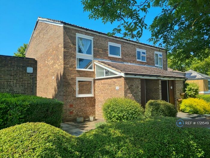 3 Bedroom Semi-Detached House To Rent In Charlwood, Croydon, CR0