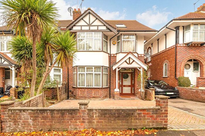 4 Bedroom Property For Sale In Brunswick Road, Ealing, W5