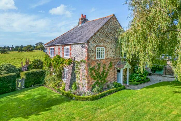 4 Bedroom Detached House For Sale In Biddleside Farmhouse, Slindon Common, BN18